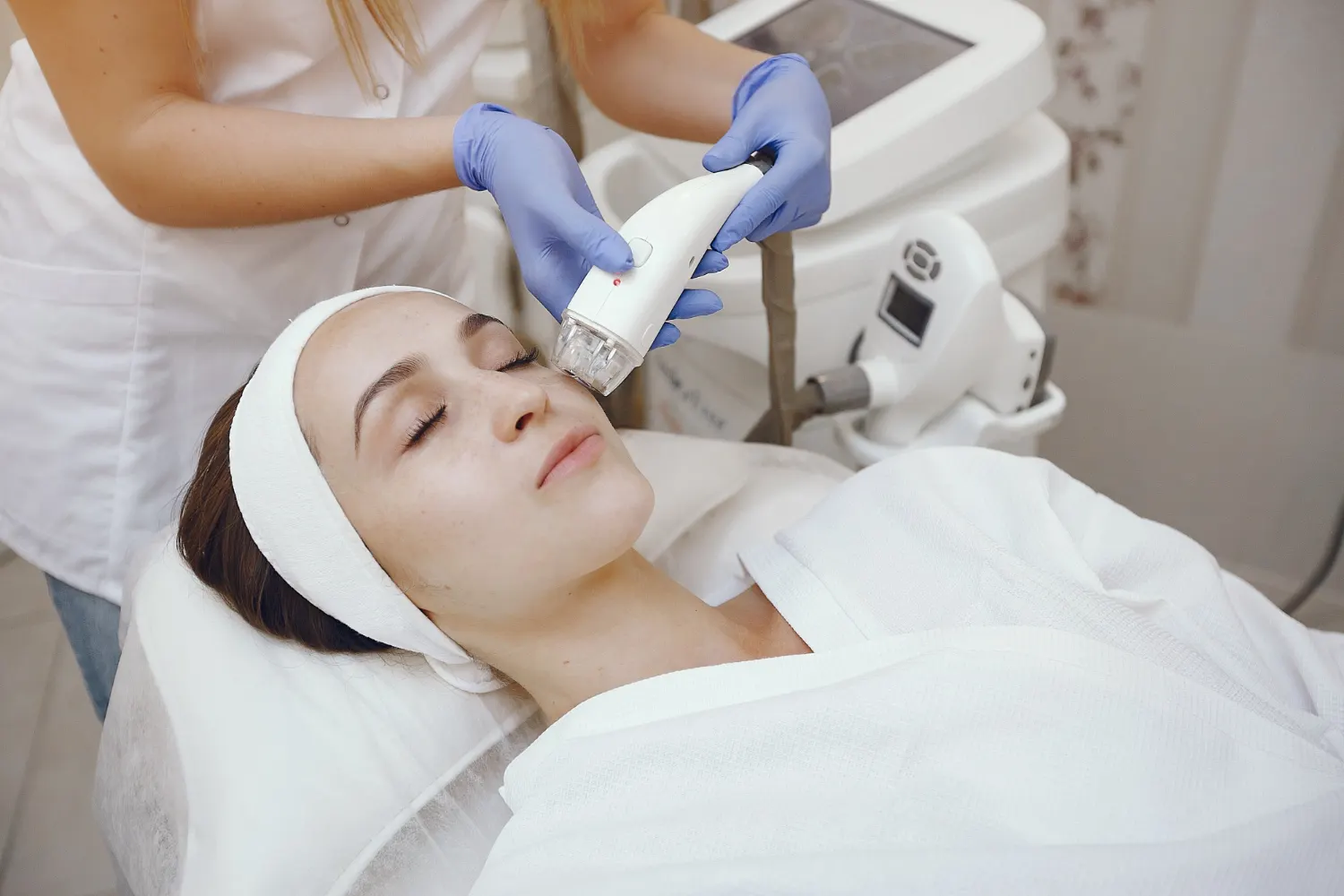 Maestría en Aparatología Estética Avanzada RF HIFU y Equipos Maestría en Aparatología Estética Avanzada RF HIFU y Equipos 1