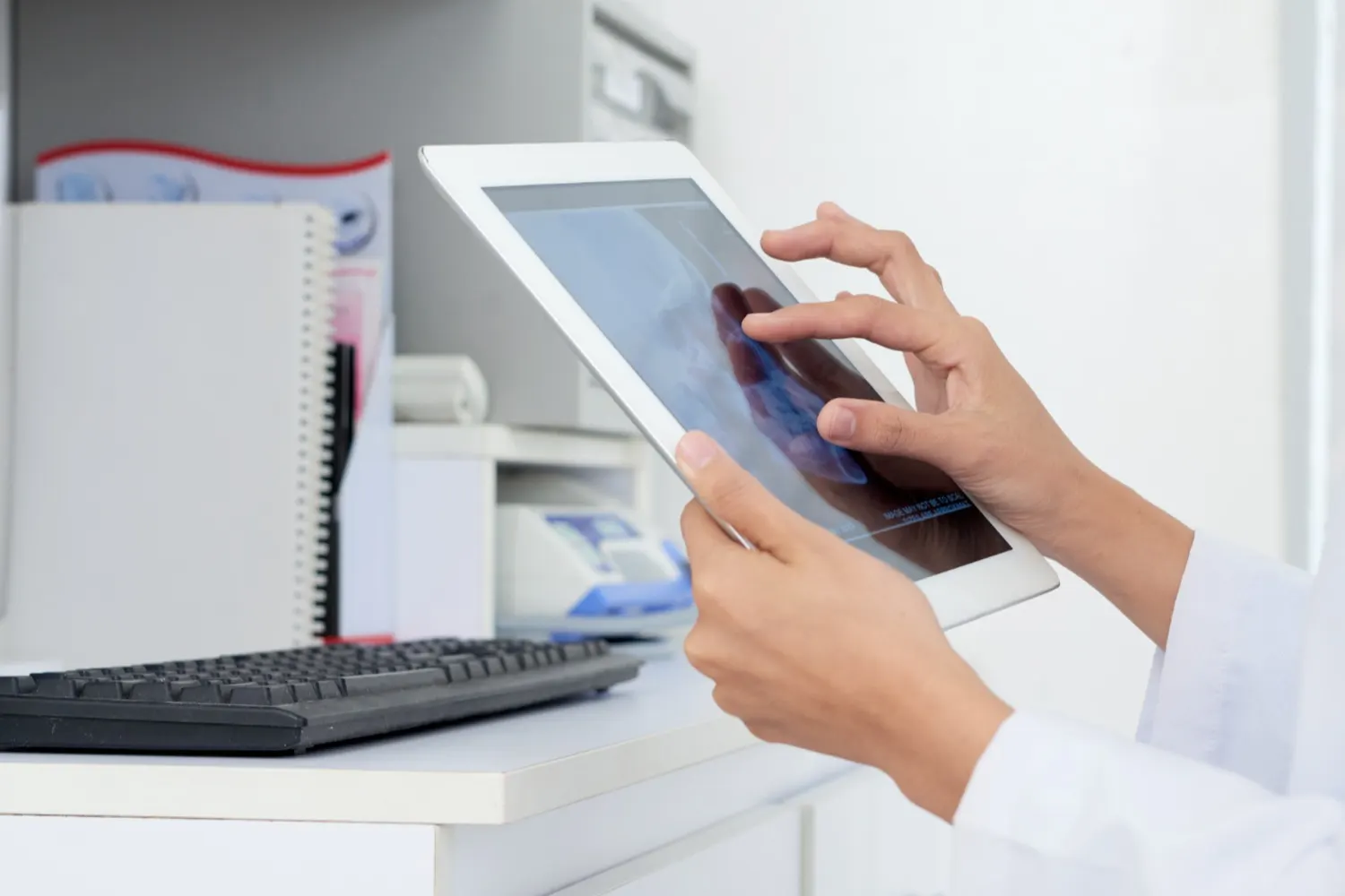 Maestría en IA para Control de Calidad y Protocolos Clínicos Checklists Inteligentes Maestría en IA para Control de Calidad y Protocolos Clínicos Checklists Inteligentes 1
